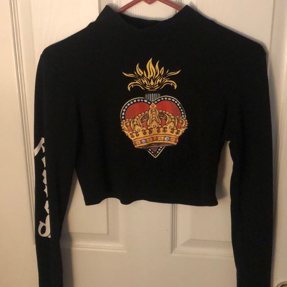 black crop top